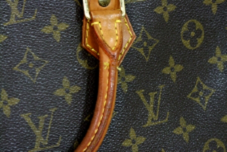 糸がほつれている