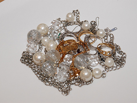 このような品物でも買い取らせて頂きます。